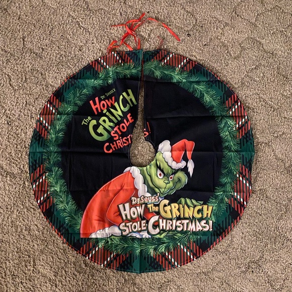 Dr. Seuss How the Grinch Stole Christmas Tree Skirt - Green and Red - Picture 1 of 1
